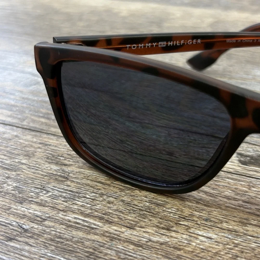 Tommy Hilfiger Tortoiseshell Sunglasses | OM663 | 54□19 141